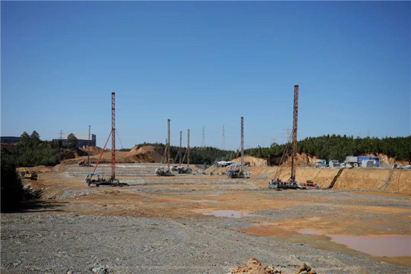 記者節(jié)：媒體聚焦昌南新區(qū)、城投集團重點項目建設工地